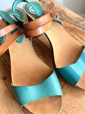 Women's Teal and Tan Italian Leather Open-Toe shoes